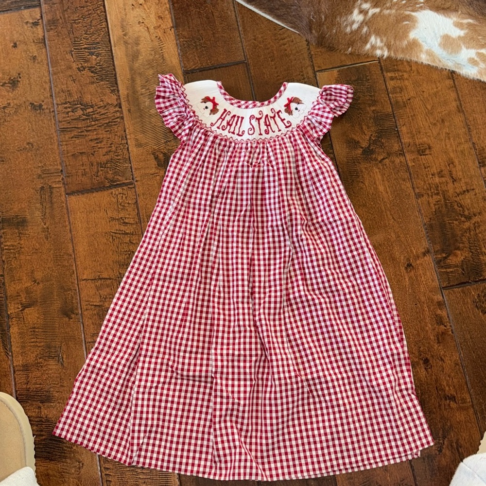 Hail State smocked dress

MSU BULLDOGS